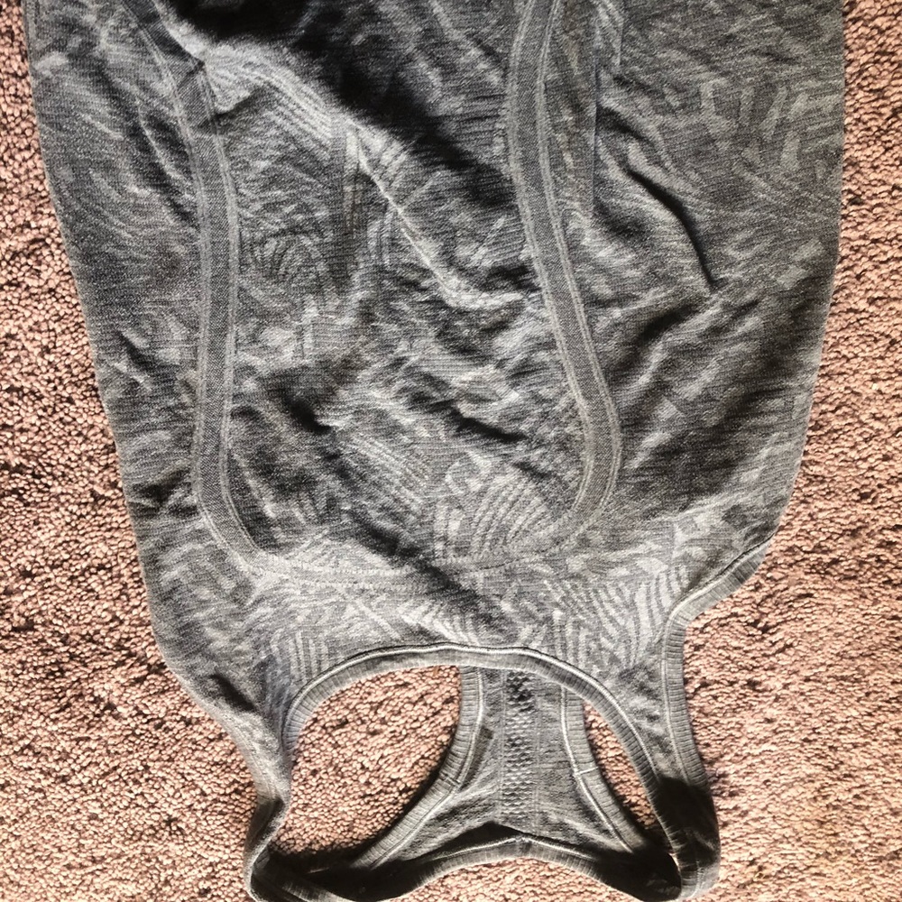 Lululemon swiftly tech tank top size 6